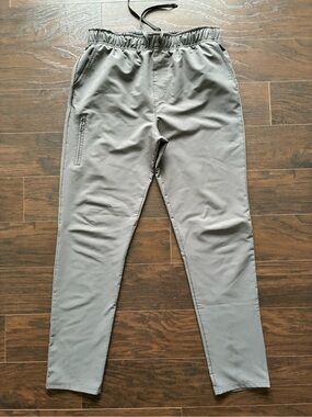 London Fog Supply Men's Gray Casual Pants. Stretch Active Tapered Fit. Size M